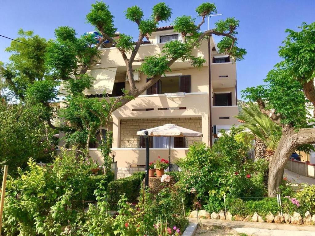 Apartments Zdenka - Garden Terrace Barbat na Rabu Eksteriør billede